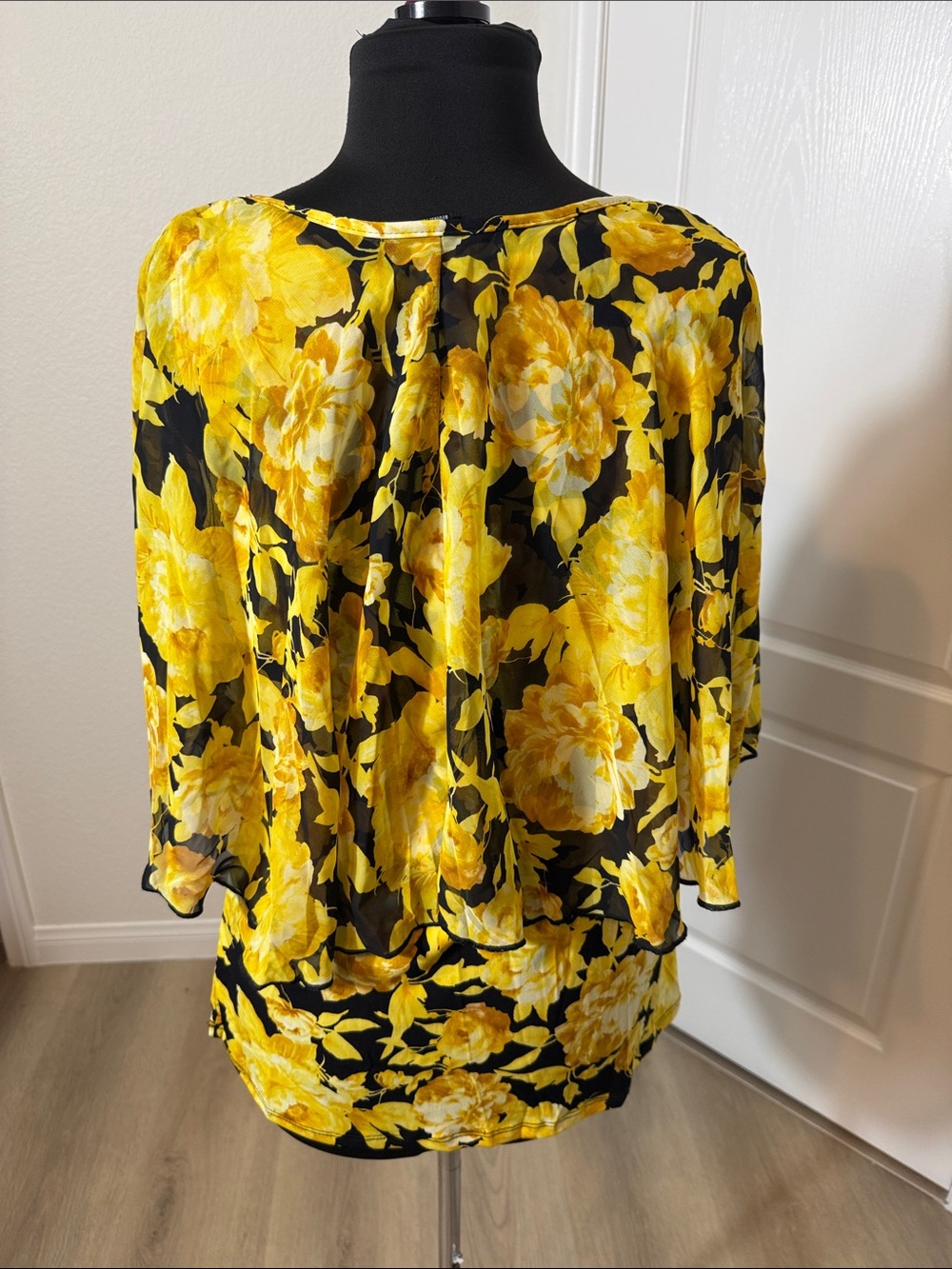 Adele & May Floral Tunic in Yellow & Black Size Large Like New - Picture 4 of 6